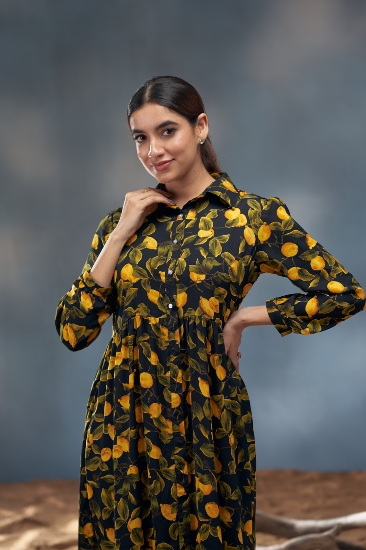 Lemon with leaf collar long dress